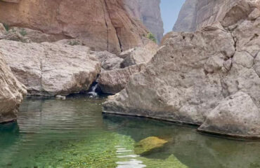 Pool in der Berg-Wüste
